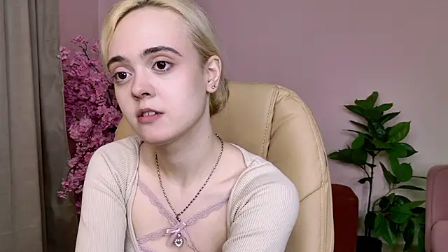 Bambi Bloom online show from March 26, 2026, 5:50 am