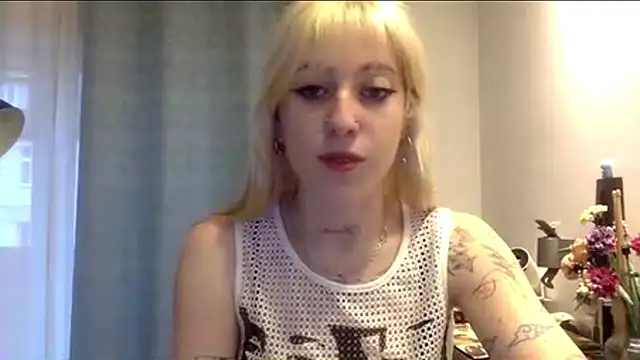 Snapshot of EmmyWet chatting on June 11, 2026, 4:15 pm EmmyWet online show from June 11, 2026, 4:15 pm