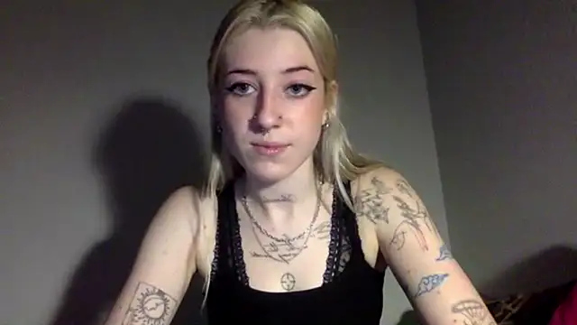 Snapshot of EmmyWet chatting on March 1, 2026, 4:40 pm EmmyWet online show from March 1, 2026, 4:40 pm