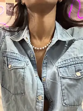 Snapshot of Zoiii__ chatting on April 3, 2026, 2:45 pm Zoiii online show from April 3, 2026, 2:45 pm