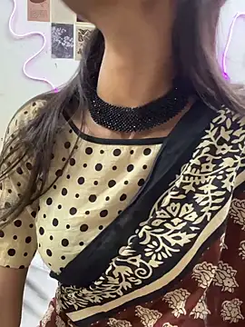 Snapshot of Zoiii__ chatting on April 8, 2026, 3:46 pm Zoiii online show from April 8, 2026, 3:46 pm