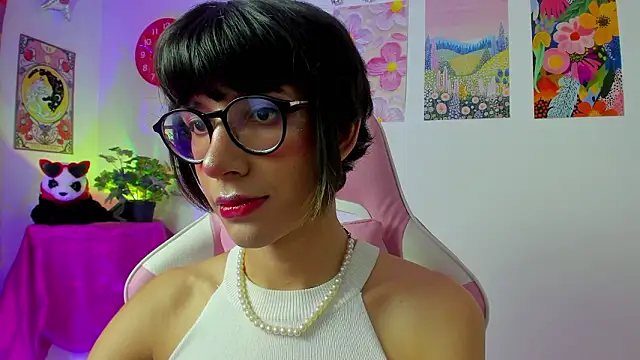 Madeline 21 online show from March 3, 2026, 5:25 am