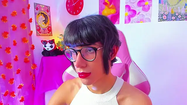 Madeline 21 online show from March 18, 2026, 5:10 am