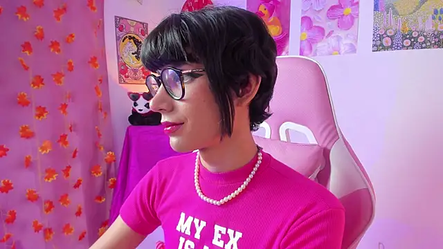 Madeline 21 online show from March 13, 2026, 5:12 am