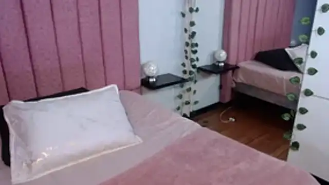 SaraLjordad online show from June 24, 2026, 7:11 pm