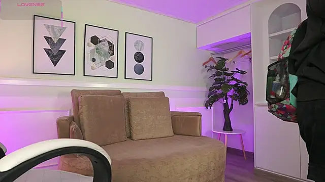 MandyCollins online show from March 27, 2026, 11:33 am