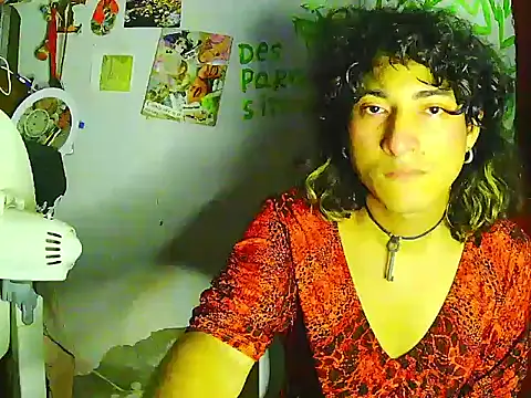 RAMONA TIJERAX online show from July 23, 2026, 9:00 pm