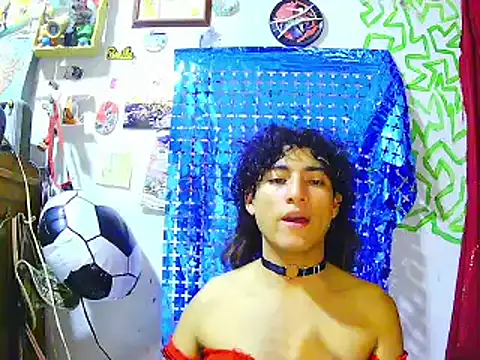 RAMONA TIJERAX online show from July 7, 2026, 7:50 pm