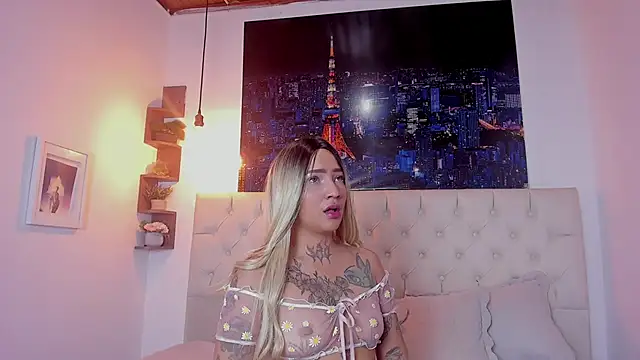 Snapshot of molly_katt chatting on March 4, 2026, 8:38 pm molly katt online show from March 4, 2026, 8:38 pm