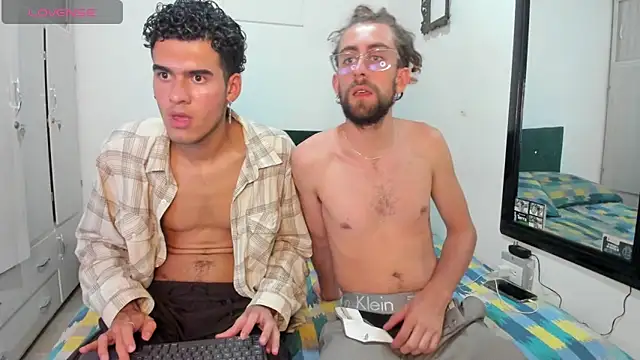 Jean And PaulXL online show from March 6, 2026, 10:27 pm