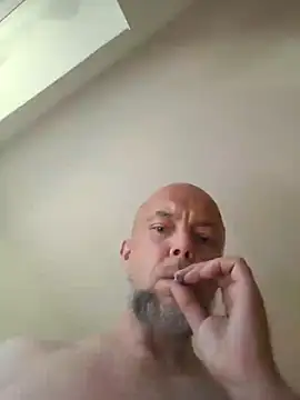 HornyDaddyMuscle online show from August 1, 2026, 7:28 am
