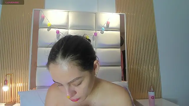 Megaan Rousee online show from April 13, 2026, 11:36 am