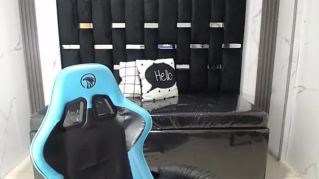 Sophirose a online show from March 3, 2026, 12:12 pm