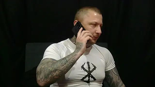 Snapshot of devilWithTats chatting on May 23, 2026, 8:02 am devilWithTats online show from May 23, 2026, 8:02 am