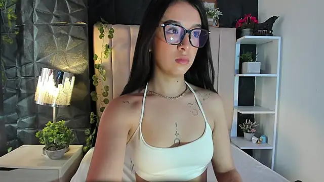 Crowm le online show from April 10, 2026, 4:36 pm