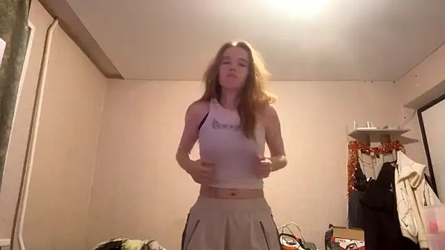 LeomaJee online show from April 15, 2026, 7:58 pm