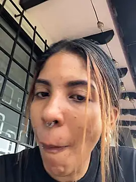 VioletaHills  online show from May 14, 2026, 12:24 pm