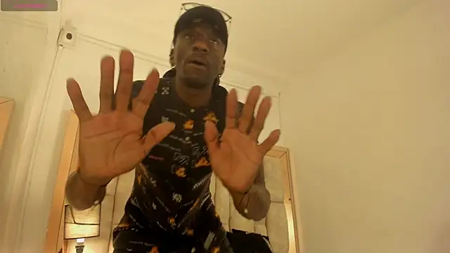 Titan Moreno  online show from April 15, 2026, 12:21 pm