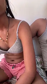 MidnightLoversX online show from April 7, 2026, 10:28 am