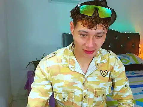  Santi2 online show from March 26, 2026, 7:23 pm