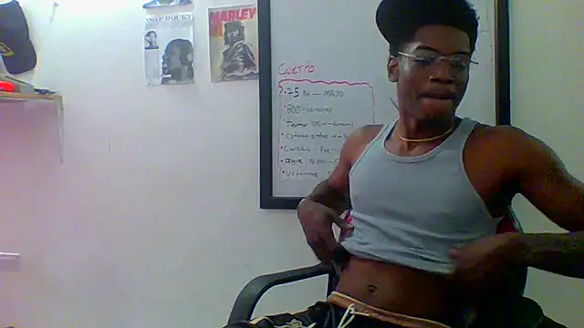 Snapshot of charles_king chatting on May 7, 2026, 8:01 pm charles king online show from May 7, 2026, 8:01 pm
