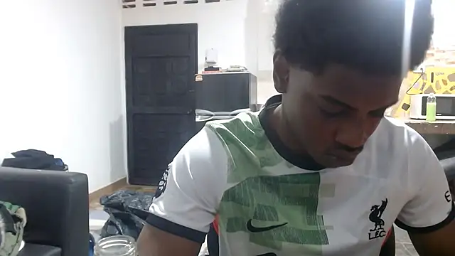 Snapshot of charles_king chatting on July 23, 2026, 10:28 pm charles king online show from July 23, 2026, 10:28 pm