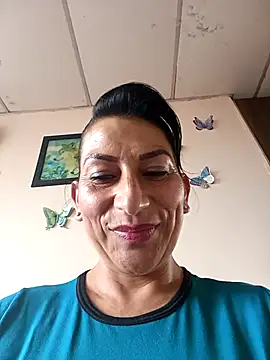 Snapshot of Lucia_Rios chatting on July 10, 2026, 9:59 pm Lucia Rios online show from July 10, 2026, 9:59 pm