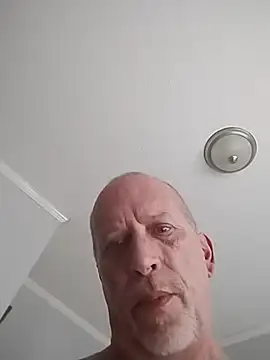 Snapshot of coestet chatting on March 3, 2026, 7:32 pm coestet online show from March 3, 2026, 7:32 pm