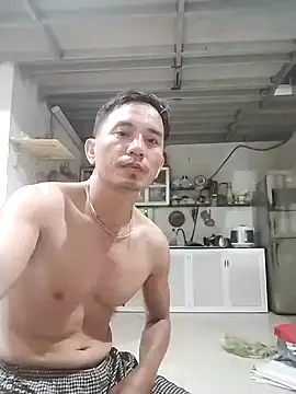 traiwe06 online show from May 27, 2026, 8:49 pm