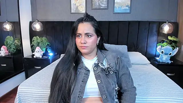 Snapshot of alejandra__garcia chatting on July 4, 2026, 3:35 am alejandra garcia online show from July 4, 2026, 3:35 am