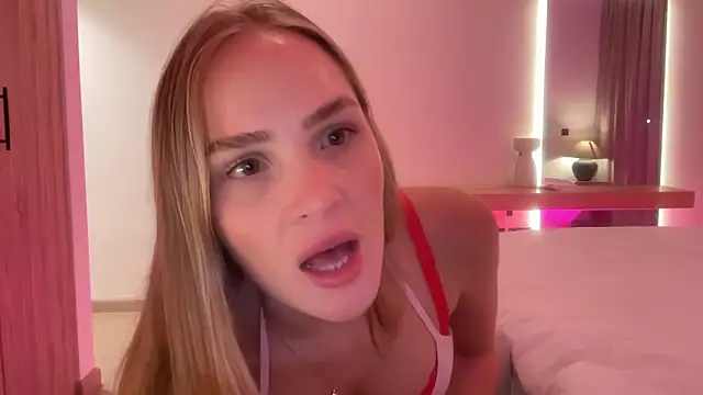 Snapshot of xo_madeline chatting on April 26, 2026, 10:12 am xo madeline online show from April 26, 2026, 10:12 am