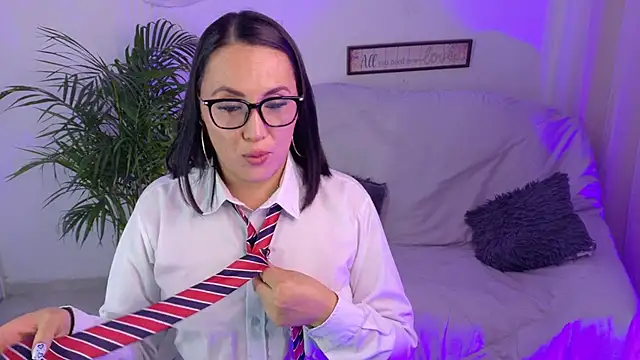 Valeriaa cruz online show from July 10, 2026, 12:32 am