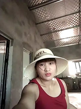 Lilinn  online show from April 11, 2026, 7:45 am