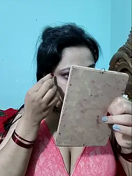 Snapshot of Beauty-3 chatting on May 8, 2026, 9:51 pm Beauty-3 online show from May 8, 2026, 9:51 pm
