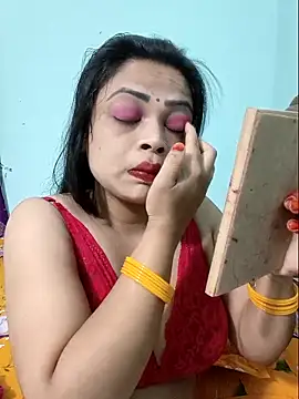 Snapshot of Beauty-3 chatting on April 19, 2026, 11:29 pm Beauty-3 online show from April 19, 2026, 11:29 pm
