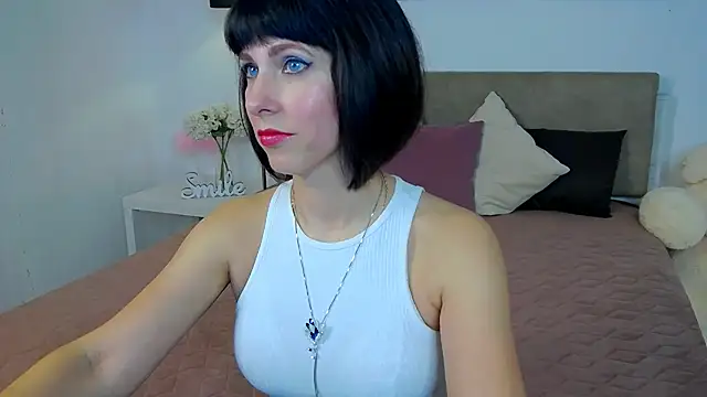 Snapshot of HeidieRaven chatting on April 25, 2026, 1:03 pm HeidieRaven online show from April 25, 2026, 1:03 pm