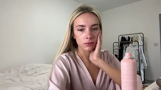 Snapshot of Naughtyblondex chatting on July 23, 2026, 11:51 am Naughtyblondex online show from July 23, 2026, 11:51 am