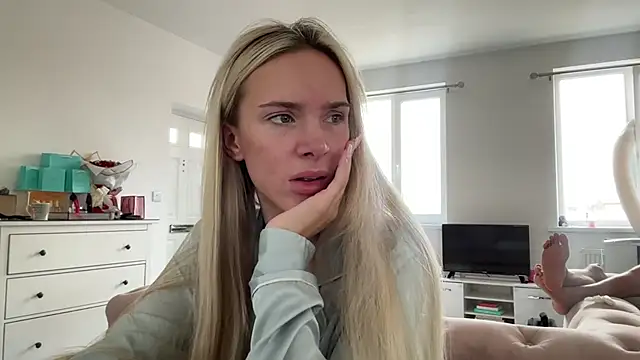 Snapshot of Naughtyblondex chatting on June 29, 2026, 10:48 am Naughtyblondex online show from June 29, 2026, 10:48 am