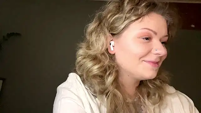 YoungAlina online show from March 19, 2026, 1:00 pm