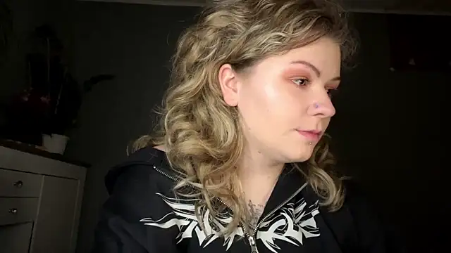 YoungAlina online show from March 28, 2026, 2:29 pm