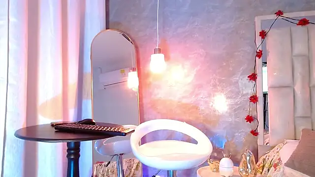 Bella-Sanders online show from March 28, 2026, 11:11 am