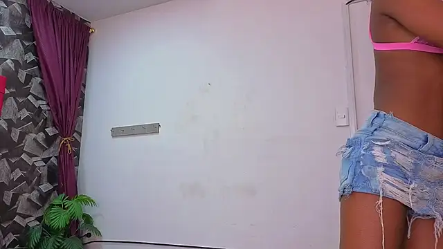 emmaalennox online show from March 31, 2026, 8:22 pm