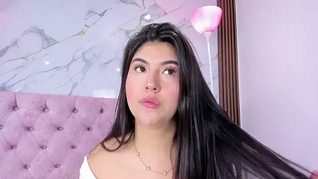 AbrilQuintana  online show from May 27, 2026, 11:39 am