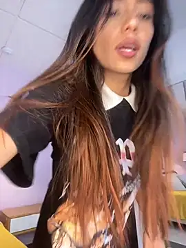 Cataleyaa23 online show from April 2, 2026, 8:26 pm