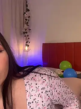 Caandace online show from April 11, 2026, 7:17 pm