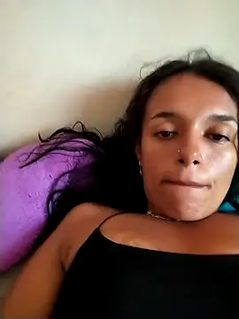 Miacurvi online show from April 14, 2026, 8:47 pm