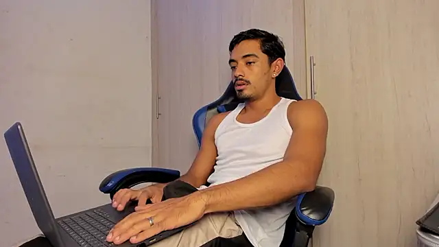 jossi12345j online show from March 17, 2026, 1:58 pm