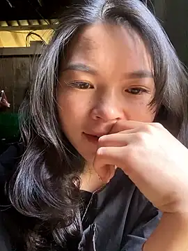 Snapshot of Annhiene chatting on March 3, 2026, 3:57 am Annhiene online show from March 3, 2026, 3:57 am