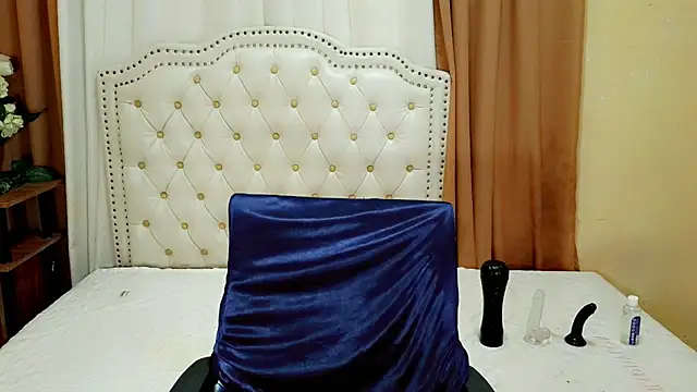 Seductive sophie online show from June 27, 2026, 4:18 am