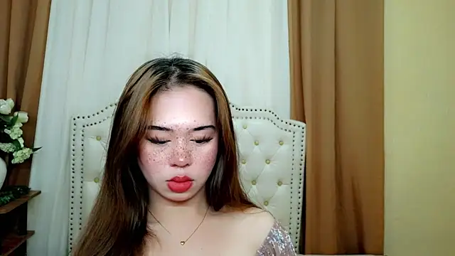 Snapshot of Seductive_sophie chatting on March 16, 2026, 2:19 am Seductive sophie online show from March 16, 2026, 2:19 am